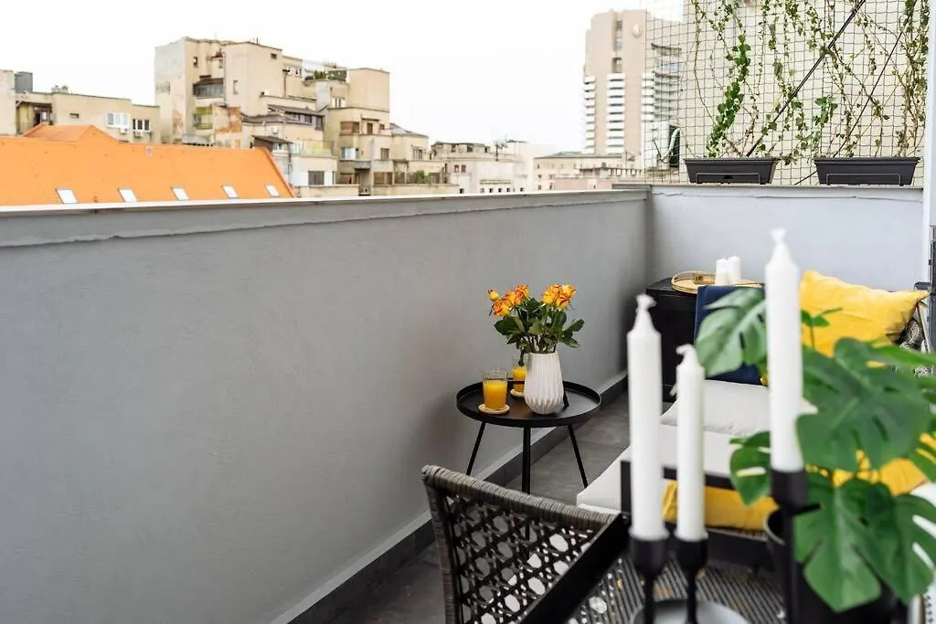 Amazing City View - Terrace+Netflix - City Center Bucarest 0*,